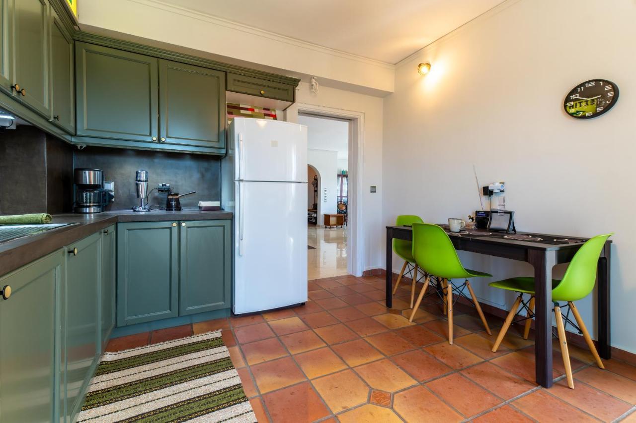 Spacious Apartment In Kavouri Atenas Exterior foto